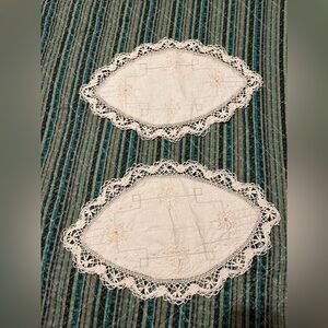Elegant Cream Lace Doilies 2pcs set